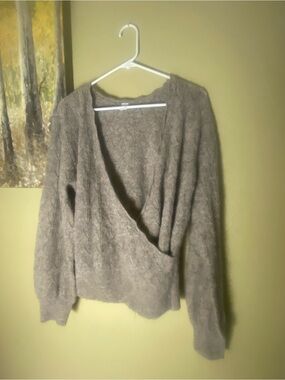 Old Navy Taupe Cable Knit V-Neck Wrap Sweater